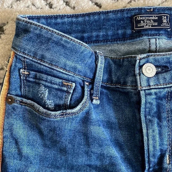 Abercrombie & Fitch Harper Low Rise Ankle Medium Wash with Gold Ribbon Detailing - Picture 3 of 9
